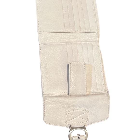 Michael Kors Small Wallet - Picture 4 of 7